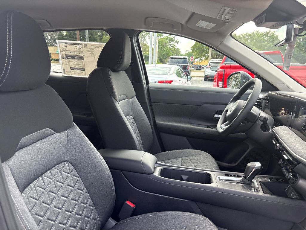 New 2026 Nissan Kicks SV w/ Interior Electronics Package FWD image 24