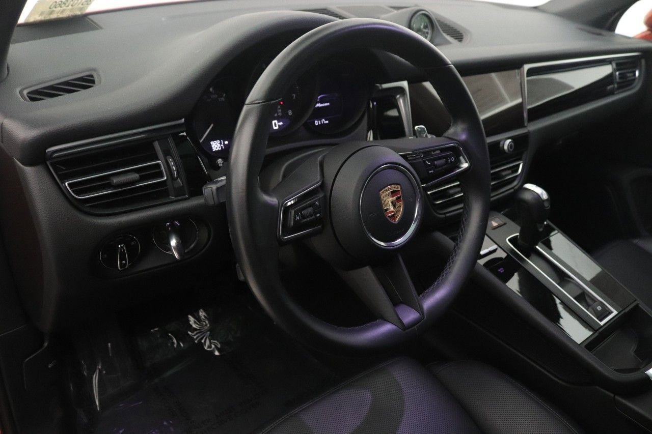 Used 2023 Porsche Macan Turbo image 17