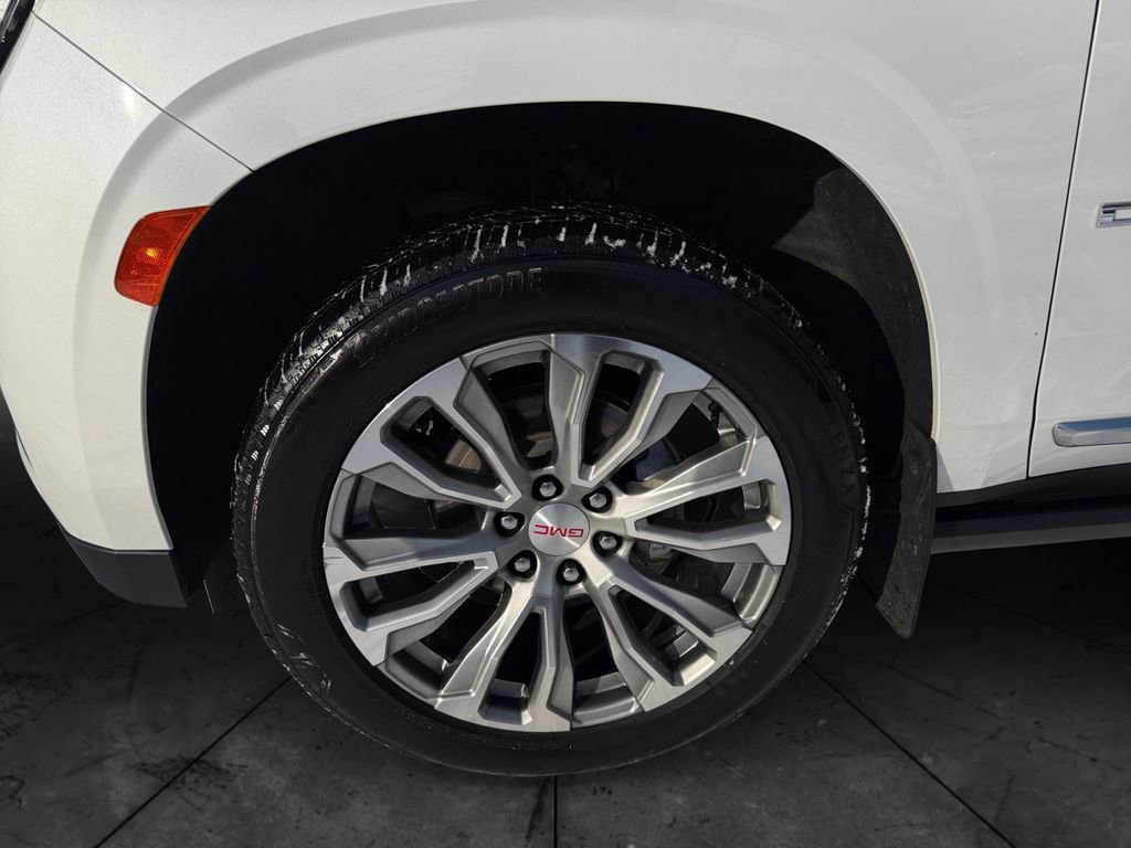 Used 2021 GMC Yukon Denali w/ Denali Premium Package image 14