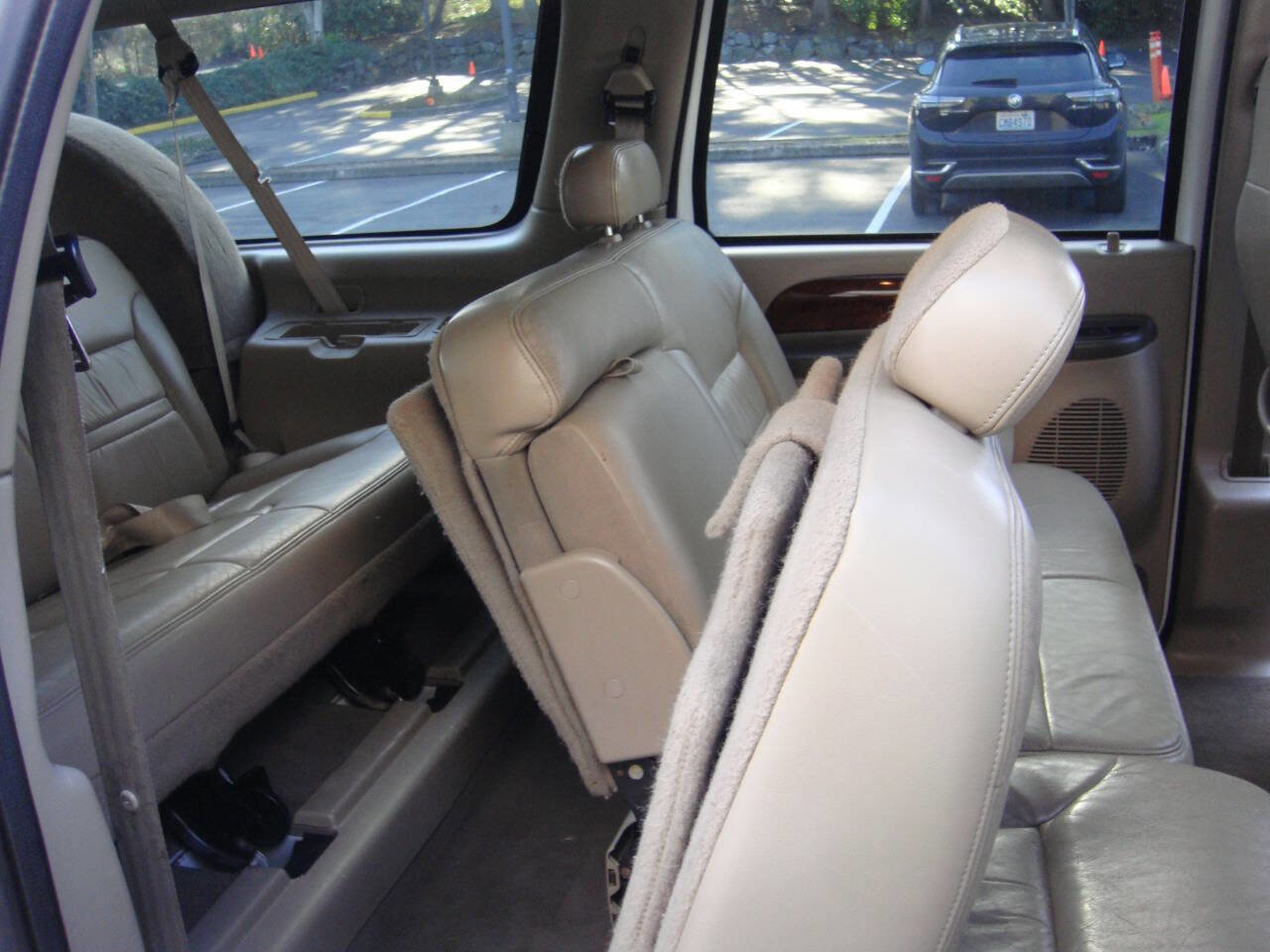 Used 2001 Ford Excursion Limited image 17