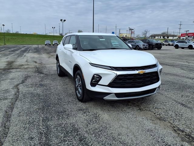 Used 2025 Chevrolet Blazer LT AWD/4WD image 4