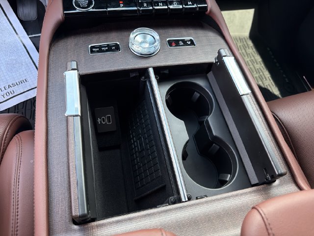 New 2026 Lincoln Navigator Reserve AWD/4WD image 32