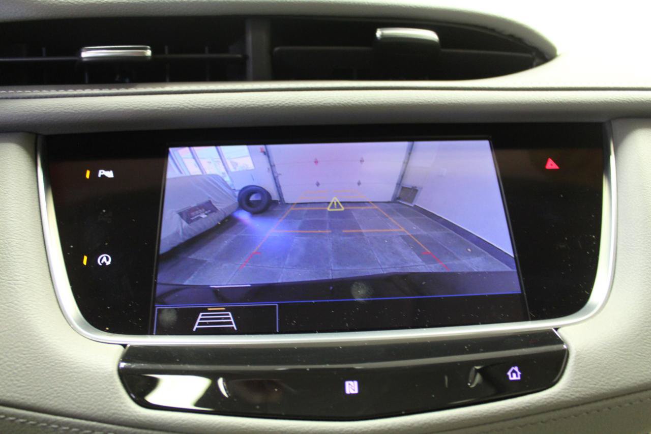 Used 2020 Cadillac XT5 Premium Luxury AWD/4WD image 16