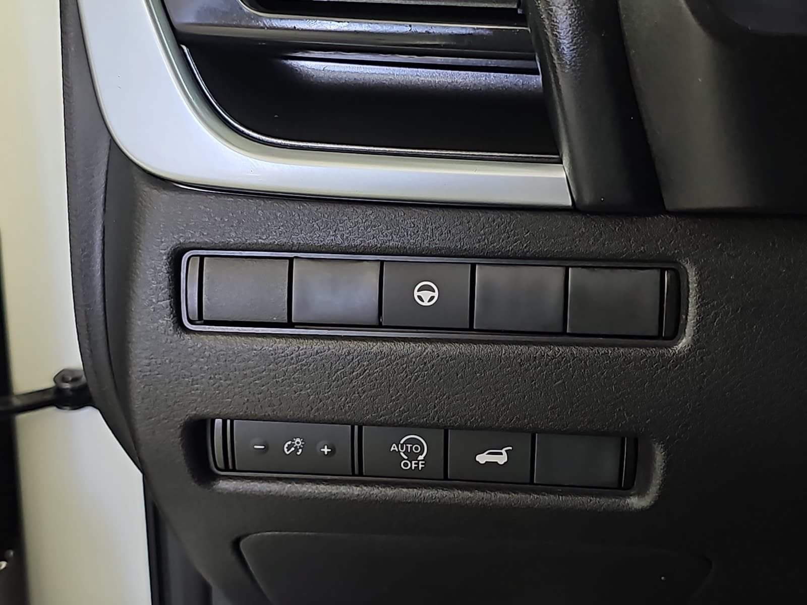 Used 2023 Nissan Rogue SV w/ SV Premium B Package FWD image 25