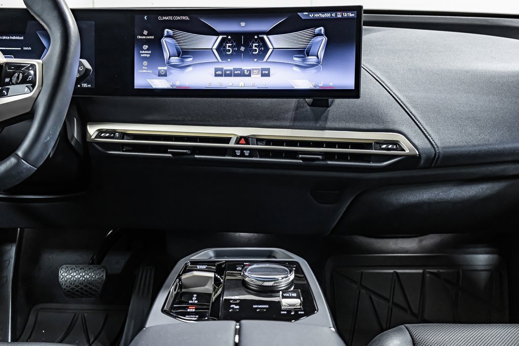 Used 2025 BMW iX xDrive50 image 15