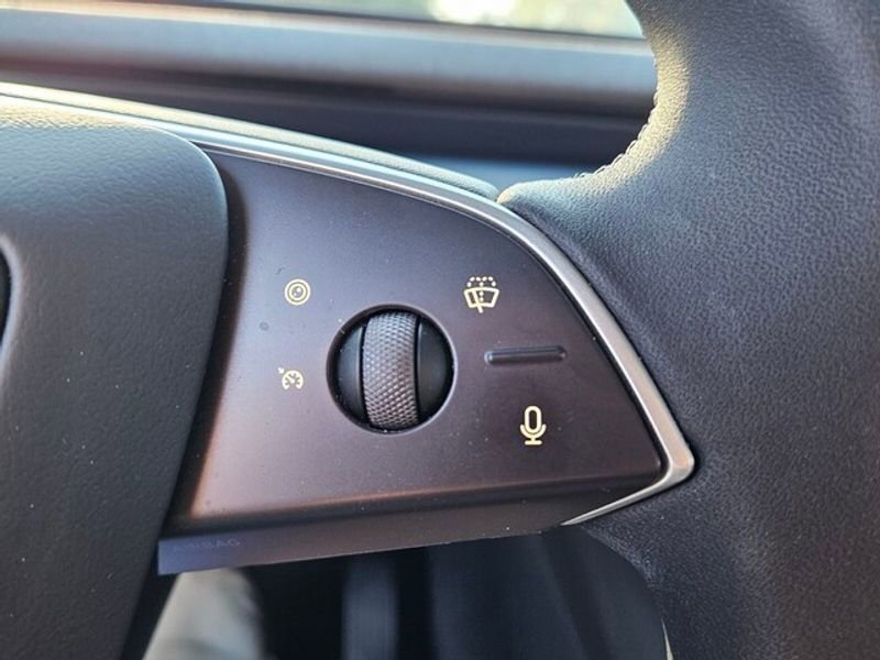 Used 2025 Tesla Model 3 Long Range image 30