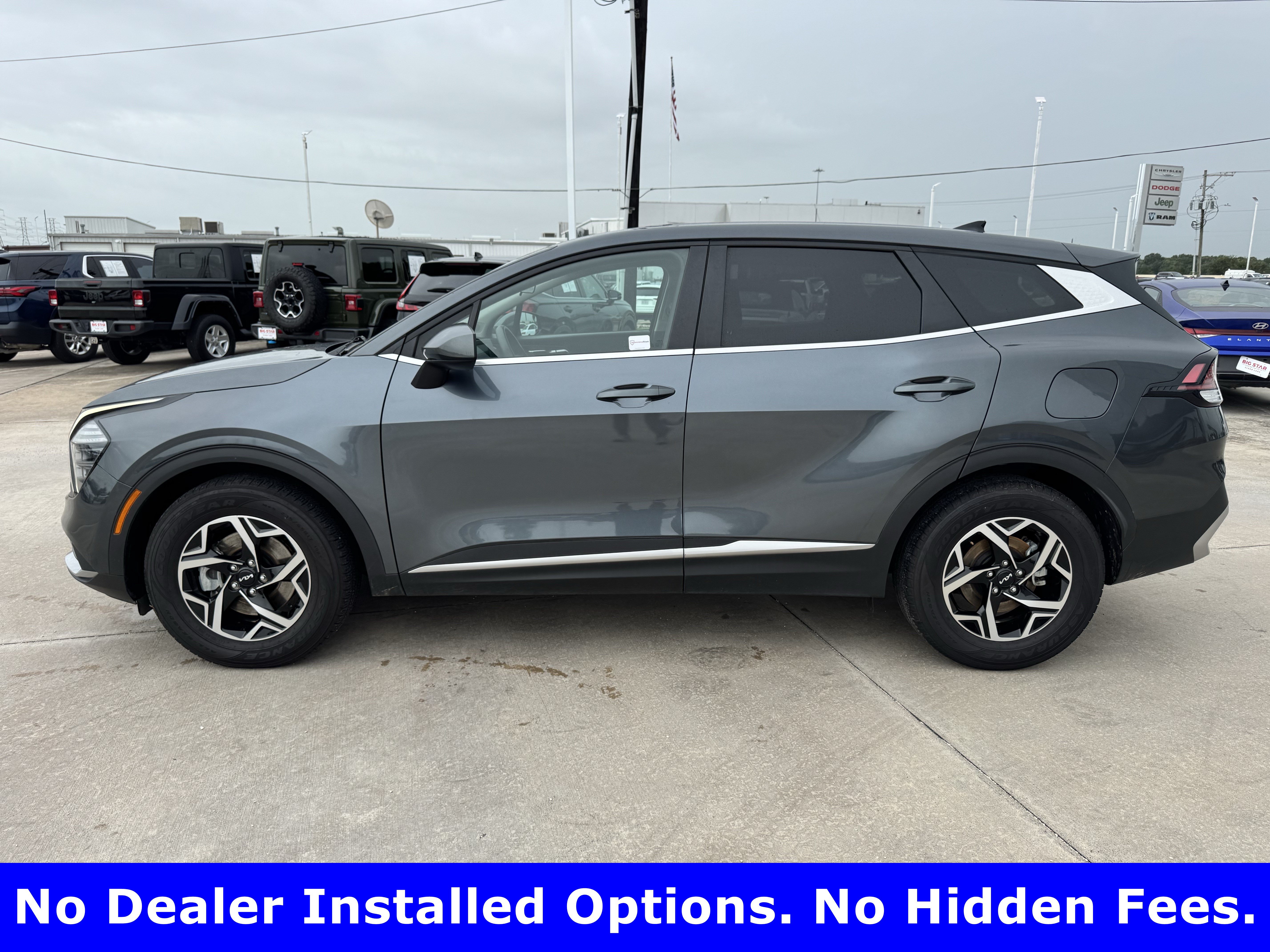 Used 2024 Kia Sportage LX FWD image 5
