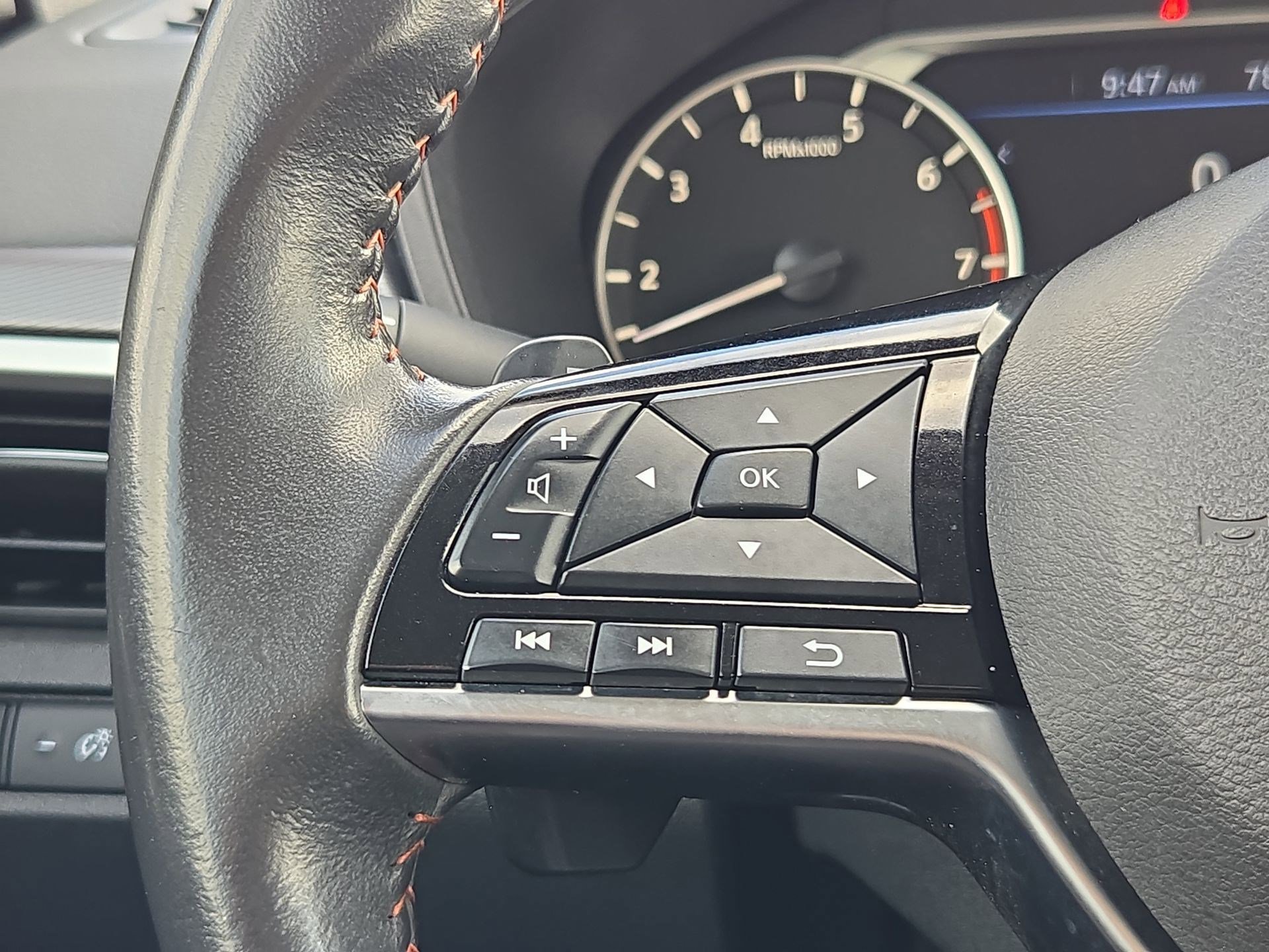 Used 2025 Nissan Altima 2.5 SR image 17