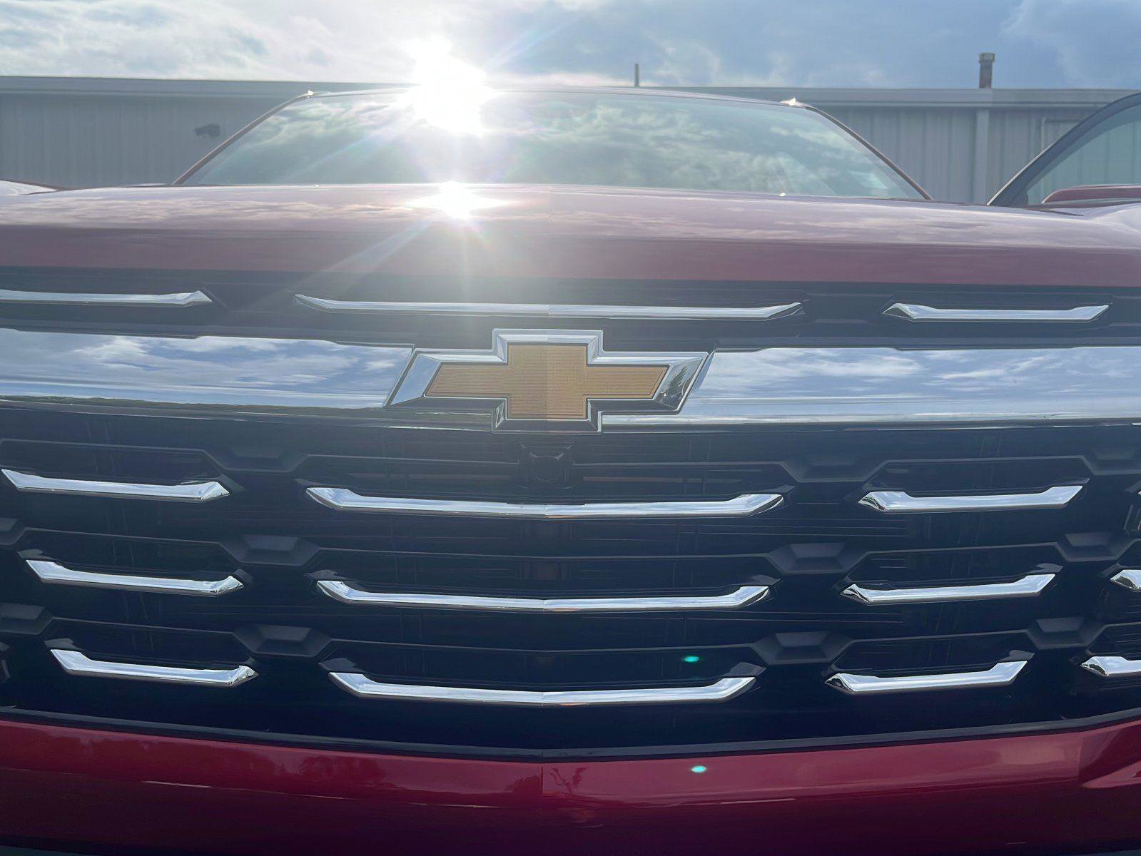 New 2026 Chevrolet Equinox LT w/ LPO, Floor Liner Package image 14