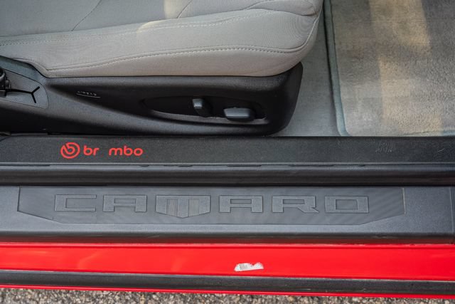 Used 2018 Chevrolet Camaro SS RWD image 35