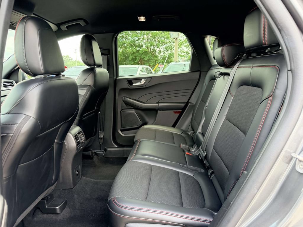 Used 2025 Ford Escape ST-Line AWD/4WD image 16