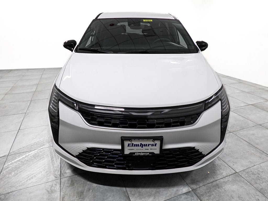 New 2027 Chrysler Pacifica Select FWD image 3