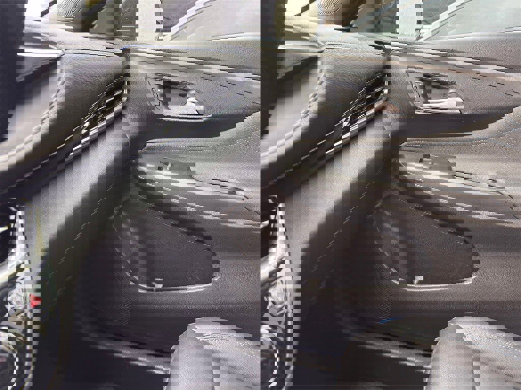 Used 2025 Buick Envista Sport Touring image 20