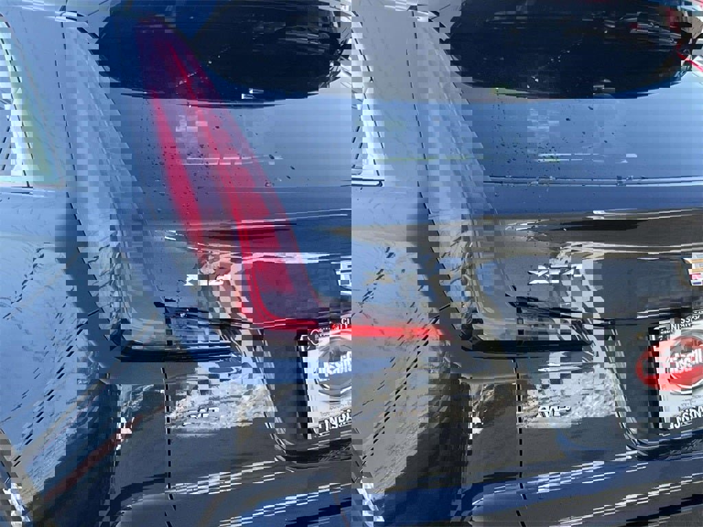 Used 2023 Cadillac XT4 Luxury w/ Cold Weather Package image 9