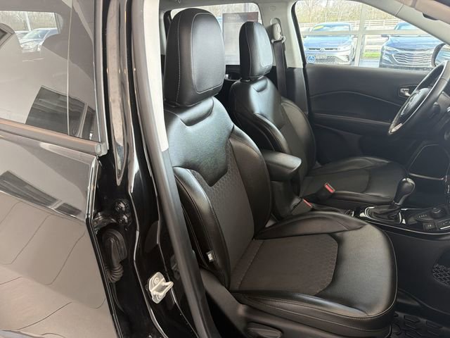 Used 2018 Jeep Compass Latitude AWD/4WD image 18