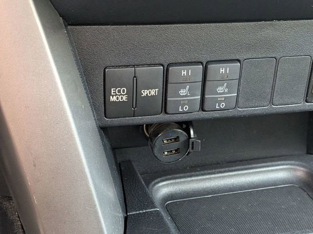 Used 2017 Toyota RAV4 Platinum FWD image 29