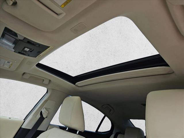 Used 2022 Lexus ES 300h w/ Premium Package FWD image 16