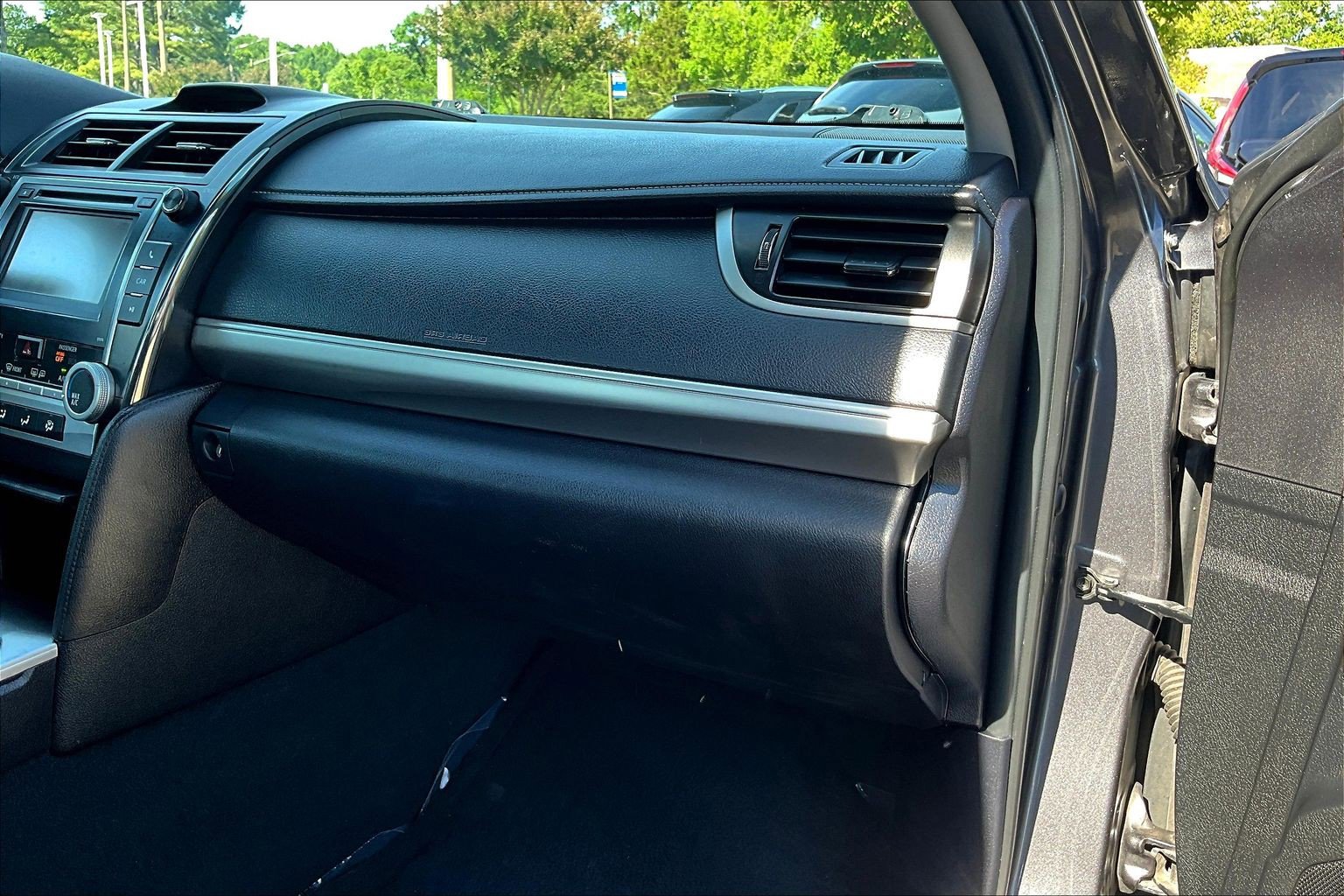 Used 2013 Toyota Camry SE FWD image 16
