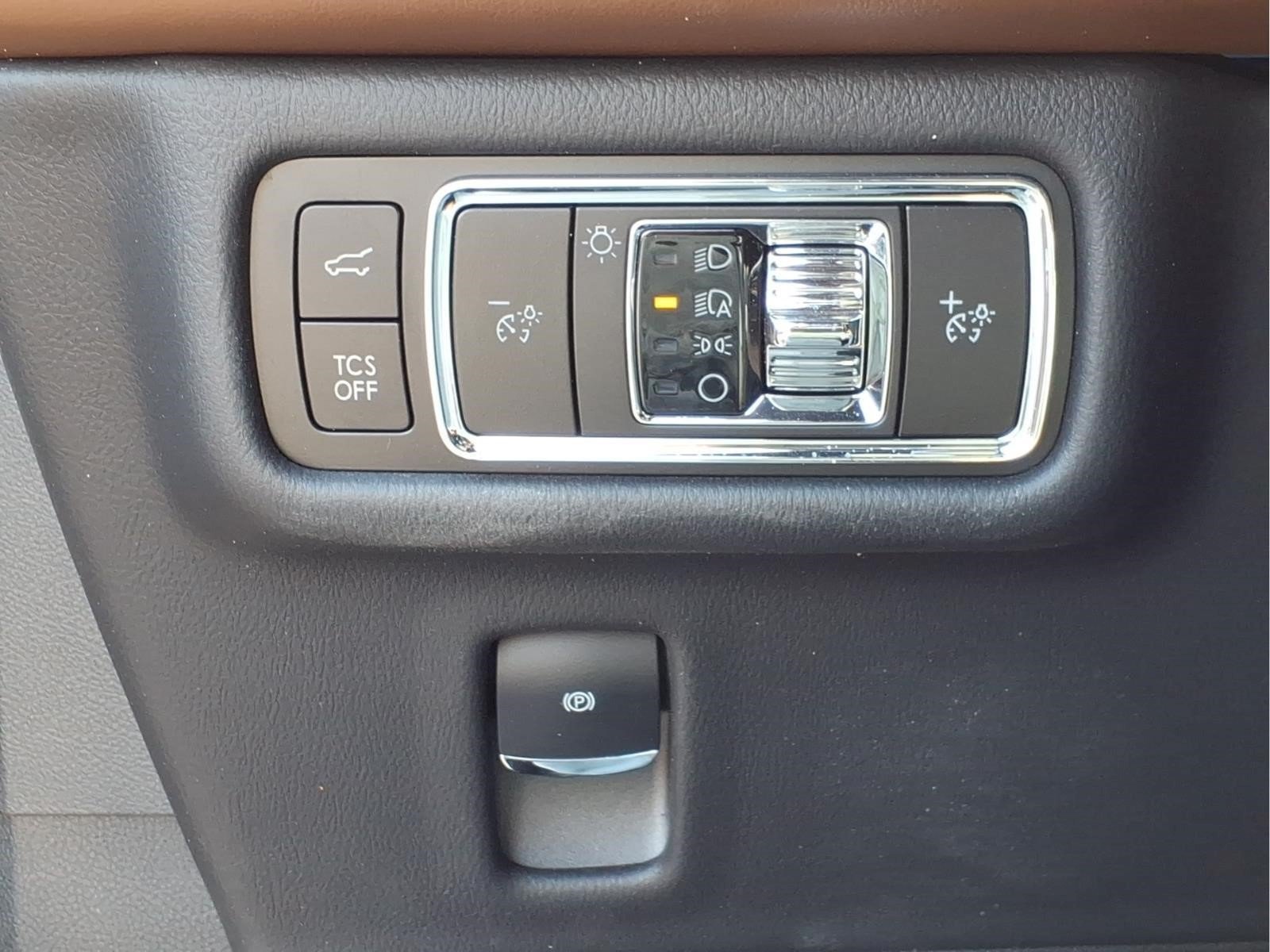 Used 2023 Lincoln Nautilus Reserve AWD/4WD image 19