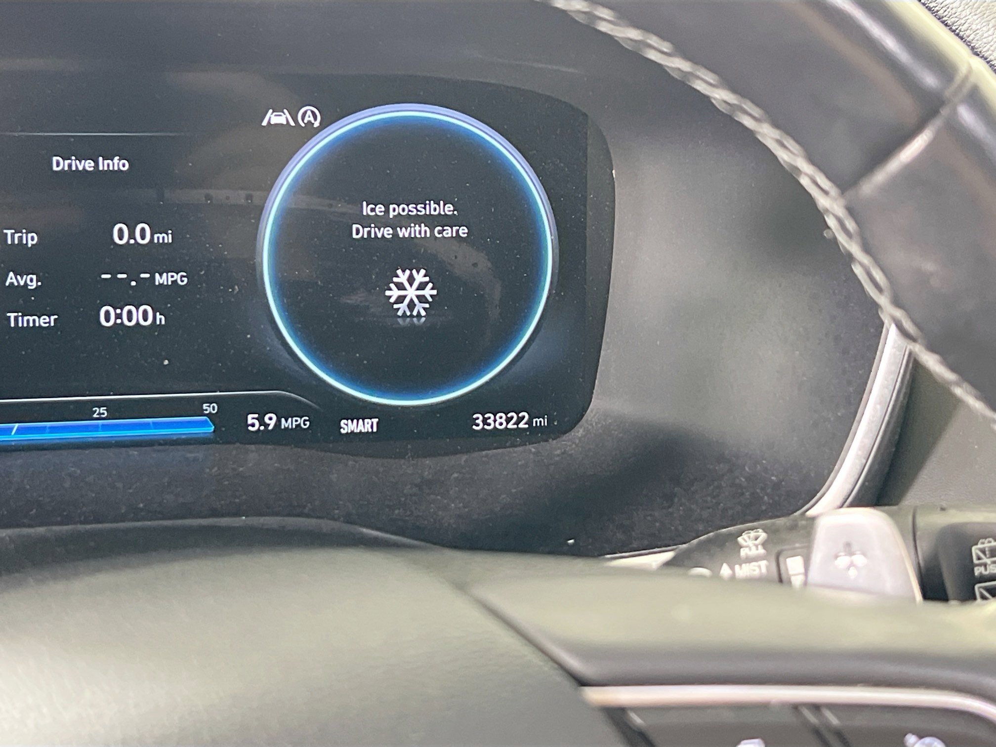 Used 2022 Hyundai Santa Fe Limited w/ Cargo Package image 12