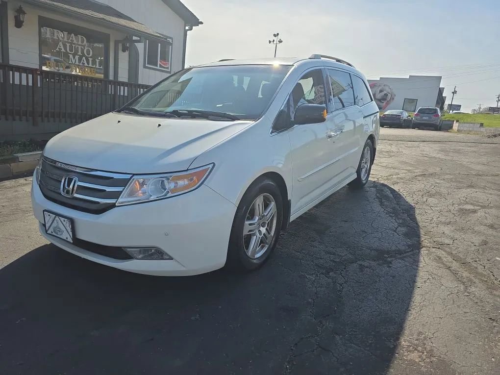 Used 2013 Honda Odyssey Touring image 1