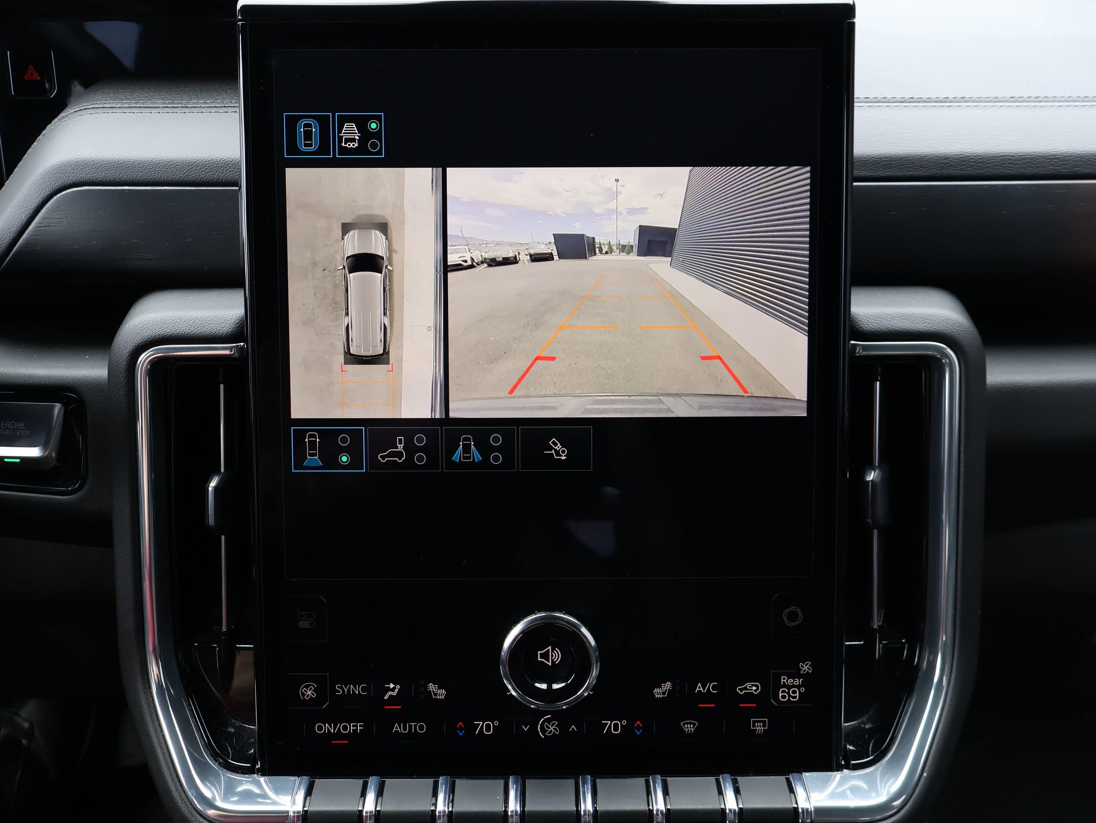 Used 2025 GMC Yukon XL Denali image 16