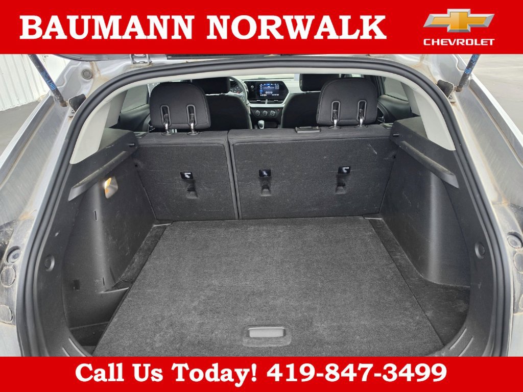 Used 2024 Chevrolet Trax LS w/ LS Convenience Package FWD image 28