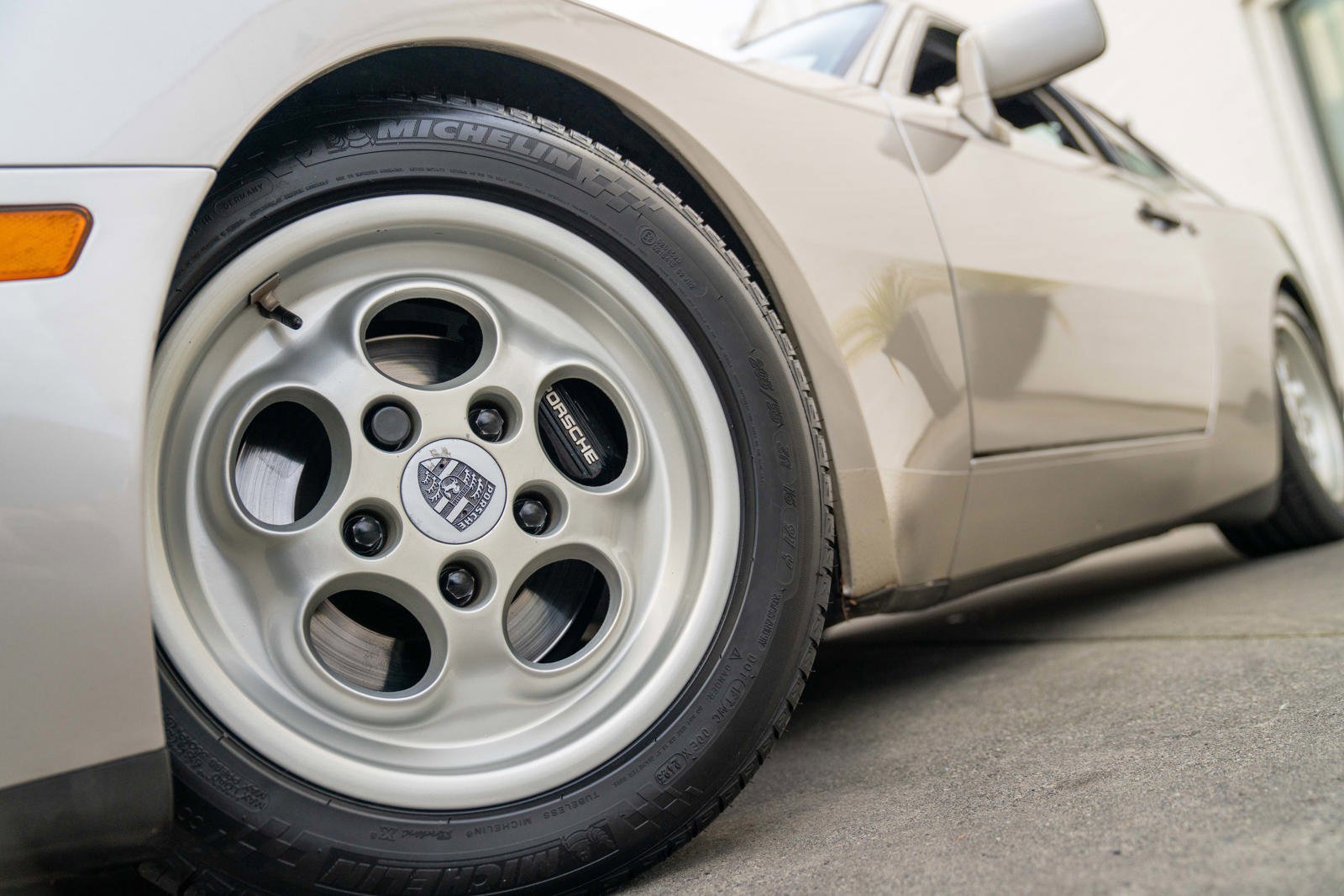 Used 1986 Porsche 944 Turbo RWD image 6