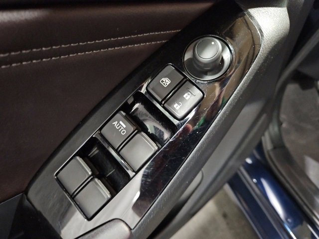 Used 2018 MAZDA MAZDA3 Touring image 12