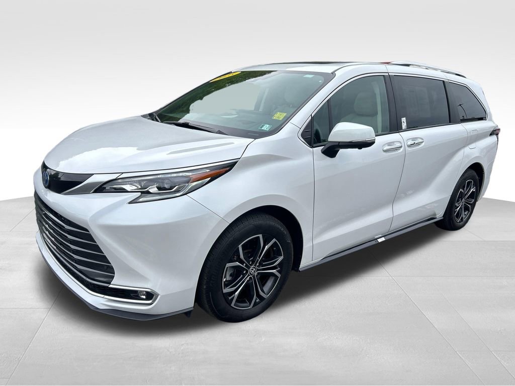 Certified 2025 Toyota Sienna Platinum
