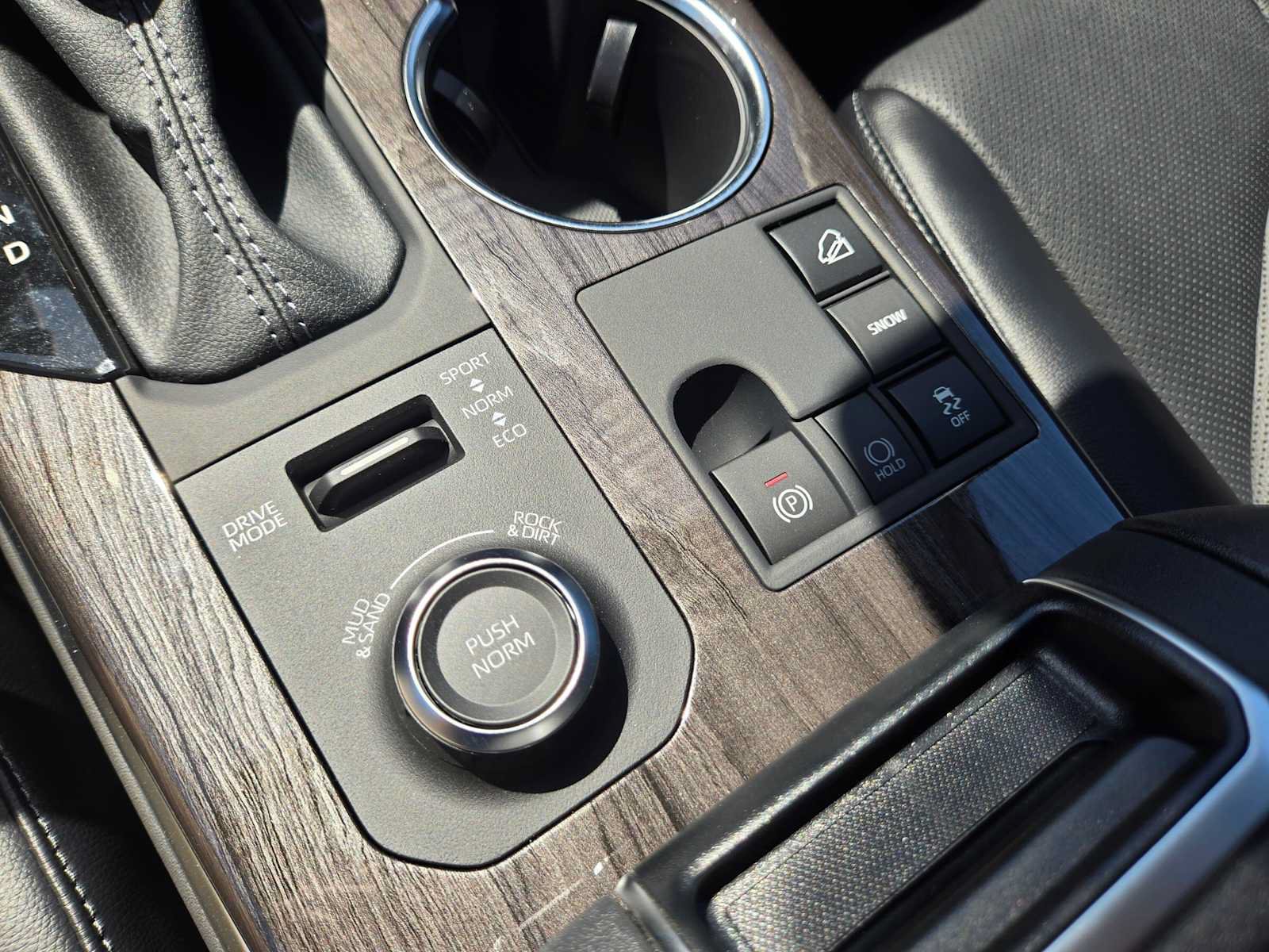 New 2026 Toyota Highlander Platinum AWD/4WD image 35