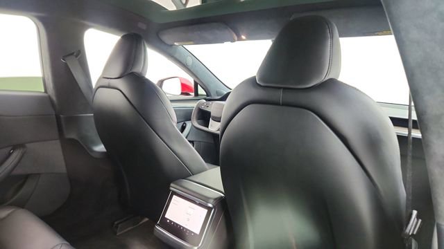 Used 2022 Tesla Model S image 25