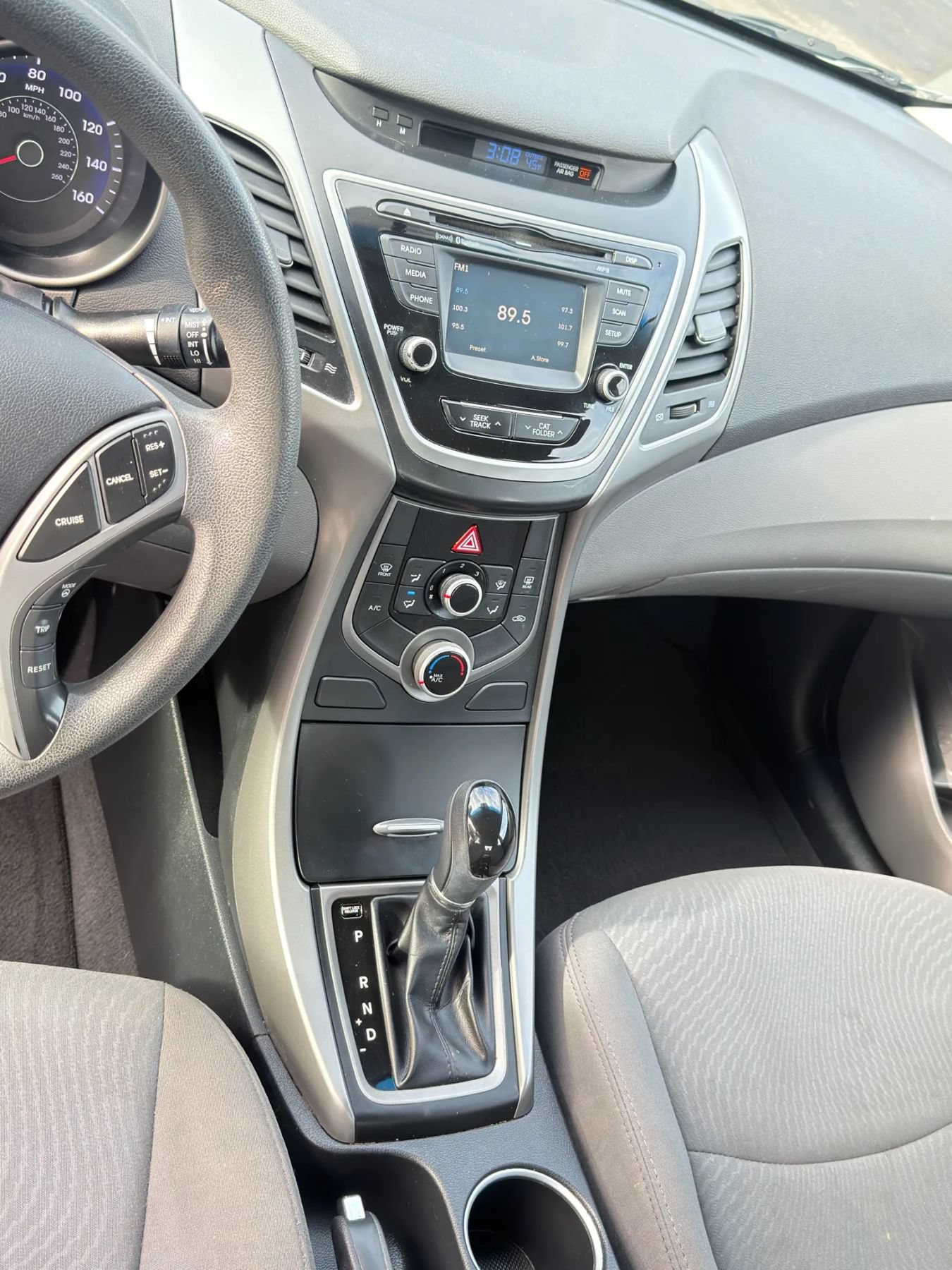 Used 2015 Hyundai Elantra SE w/ Option Group 02 FWD image 13