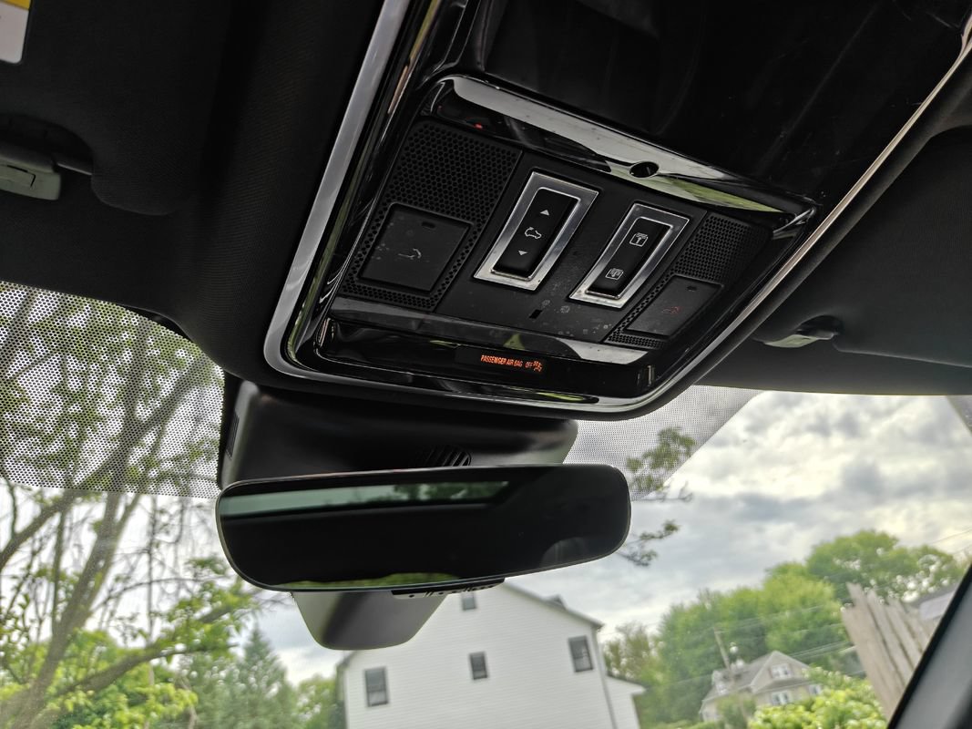Used 2018 Land Rover Range Rover Velar R-Dynamic SE AWD/4WD image 36