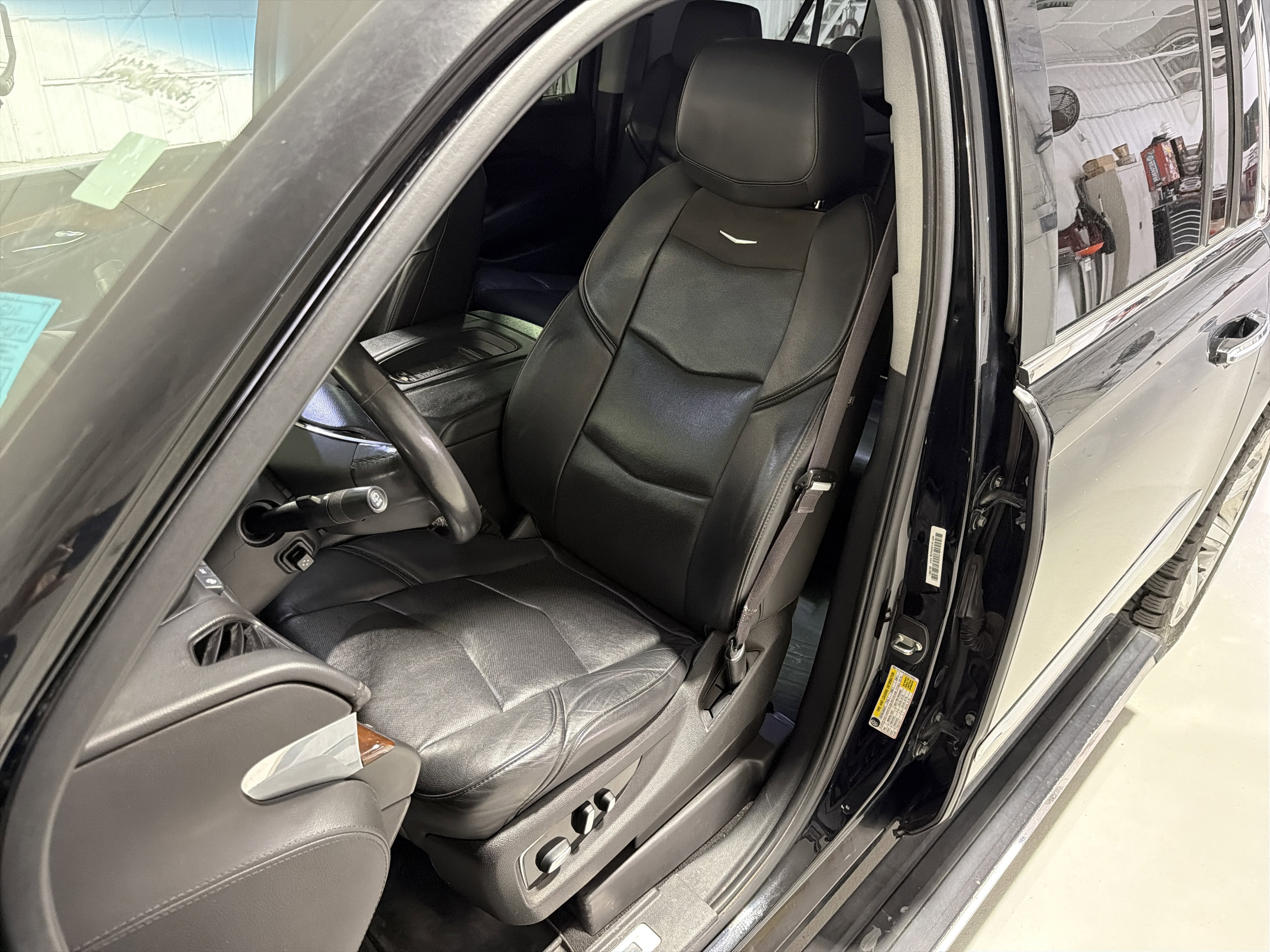 Used 2016 Cadillac Escalade ESV Premium AWD/4WD image 11