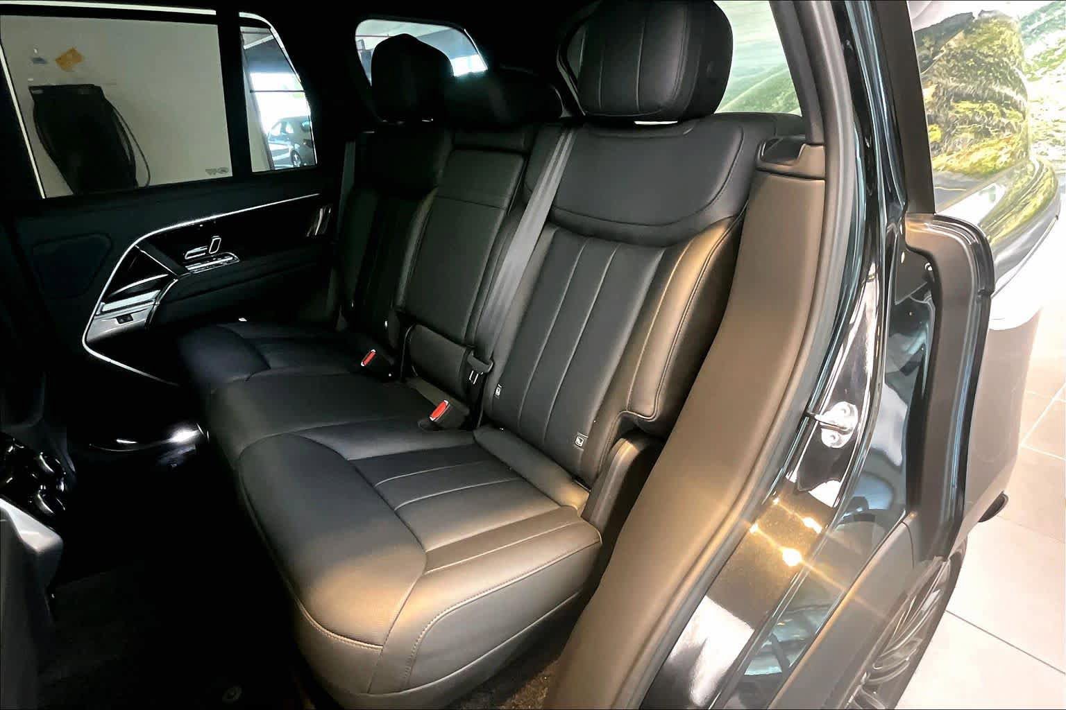 Used 2025 Land Rover Range Rover SE AWD/4WD image 20