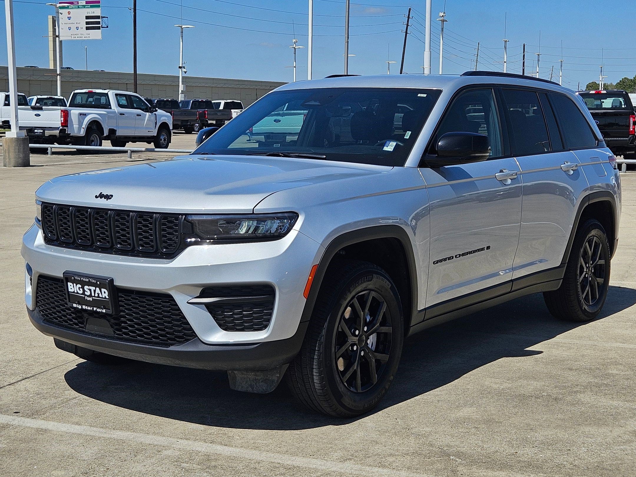 Used 2025 Jeep Grand Cherokee Altitude image 9