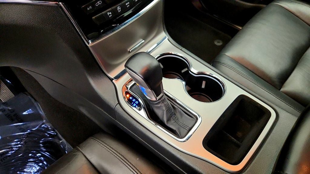 Used 2019 Jeep Grand Cherokee Limited RWD image 16