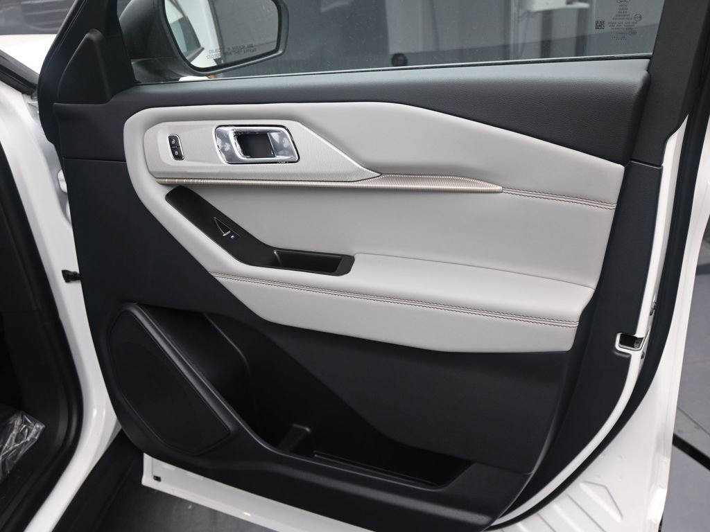 New 2026 Ford Explorer Active w/ Active Comfort Package image 8