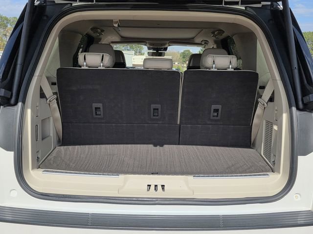 Used 2018 Lincoln Navigator Select w/ Technology Package image 31
