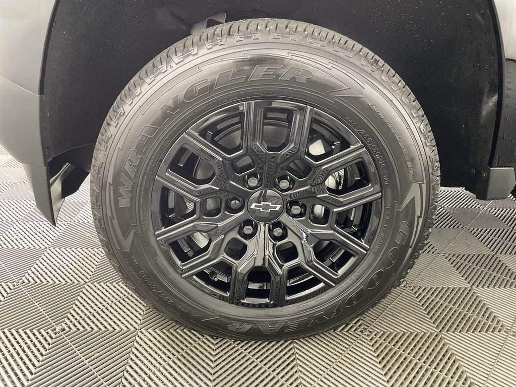 New 2025 Chevrolet Colorado W/T w/ WT Custom Package image 33