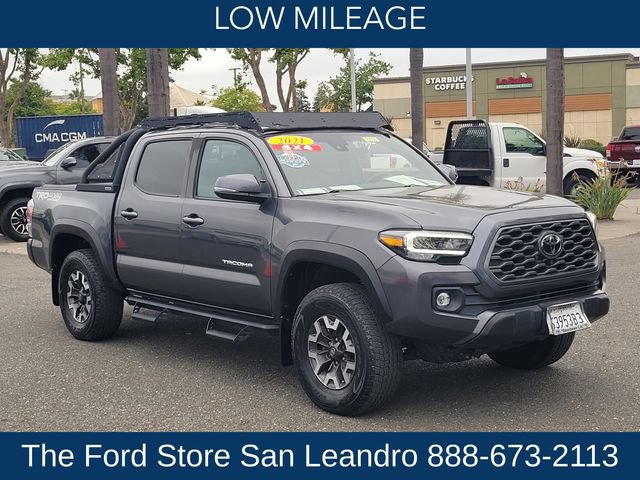 Used 2021 Toyota Tacoma TRD Off-Road w/ TRD Premium Off Road Package AWD/4WD image 3