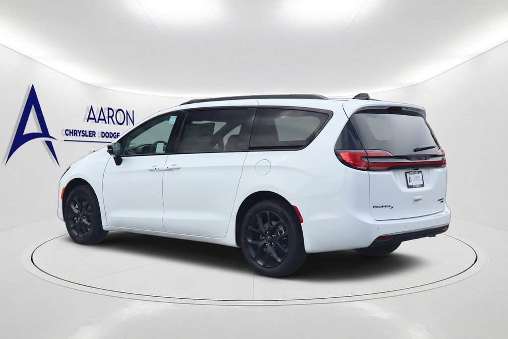 New 2027 Chrysler Pacifica Limited AWD/4WD image 7