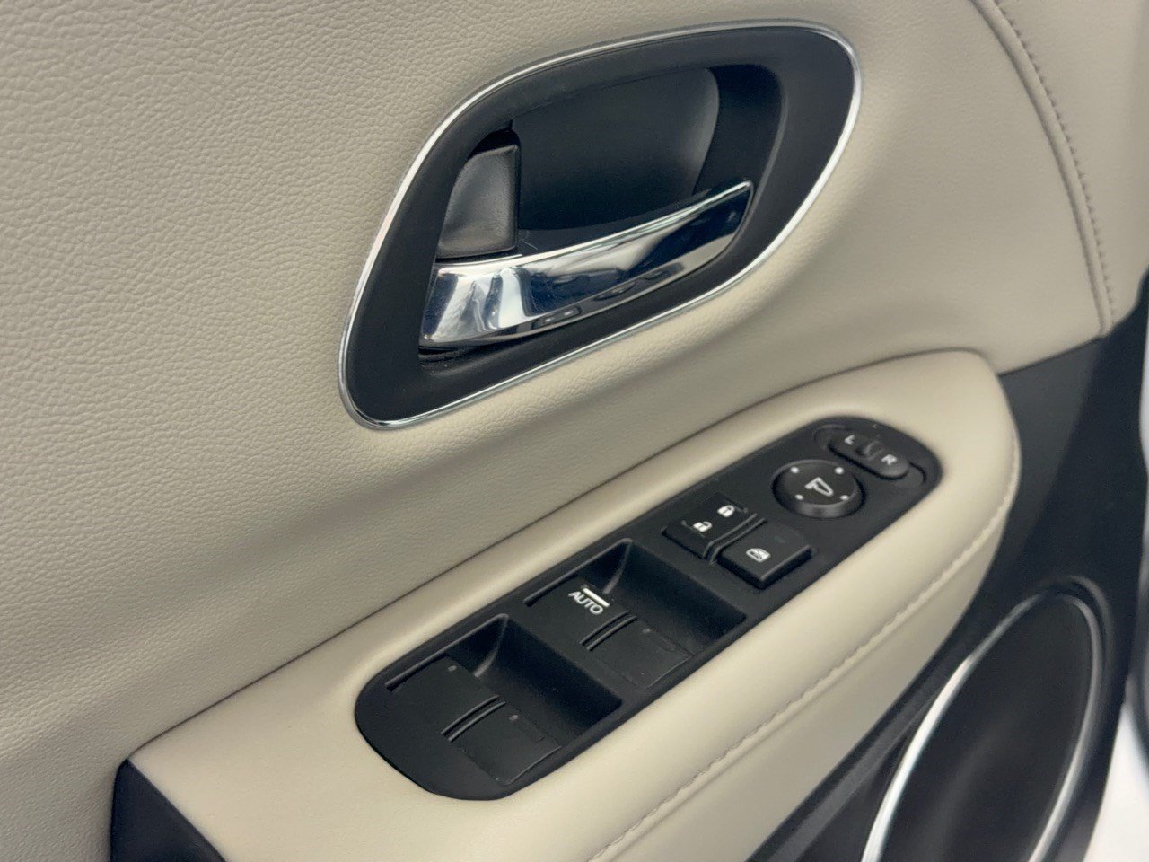 Used 2022 Honda HR-V EX-L image 15