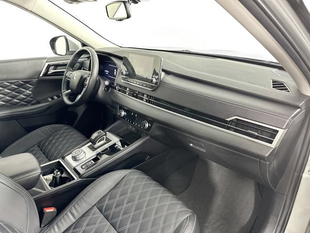 Used 2023 Mitsubishi Outlander SEL AWD/4WD image 29