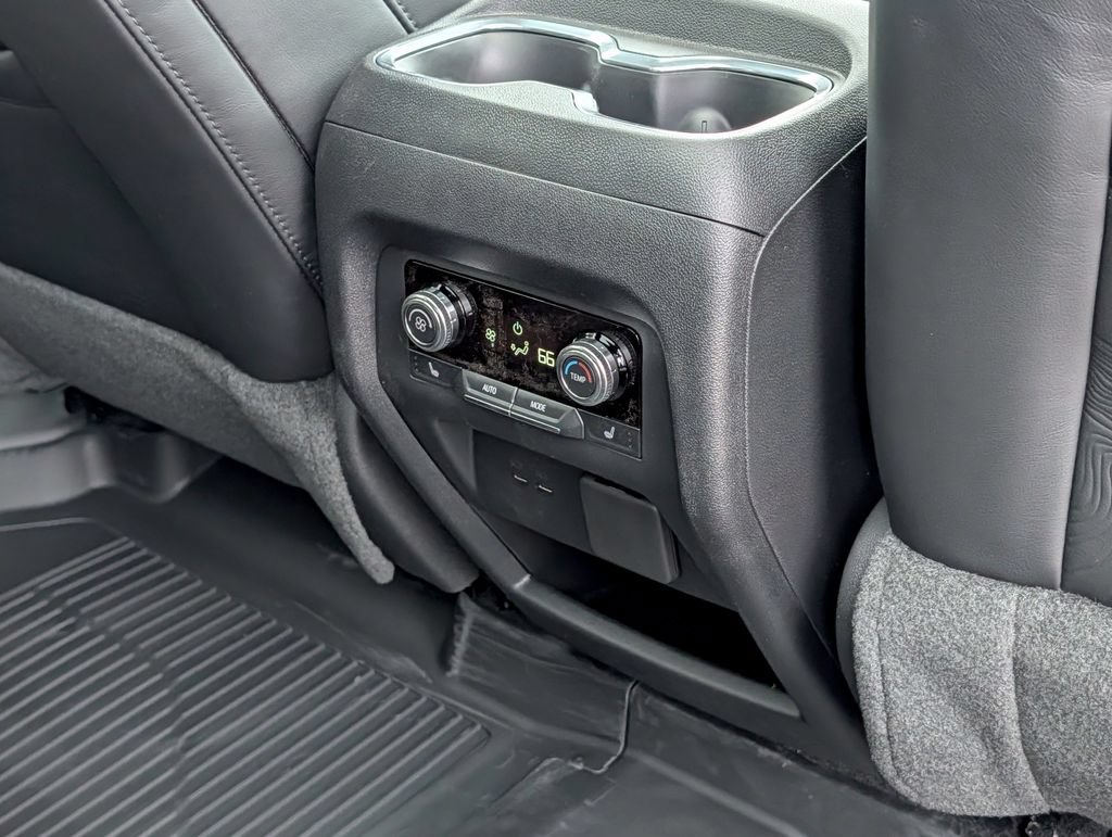 New 2026 GMC Acadia Denali Ultimate w/ LPO, Floor Liner Package AWD/4WD image 33