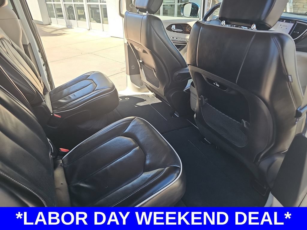 Used 2023 Chrysler Pacifica Limited FWD image 11