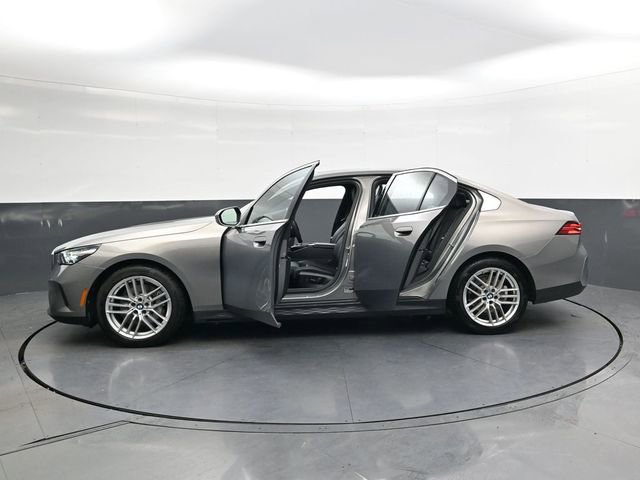 Used 2024 BMW 530i 530i w/ Premium Package image 36