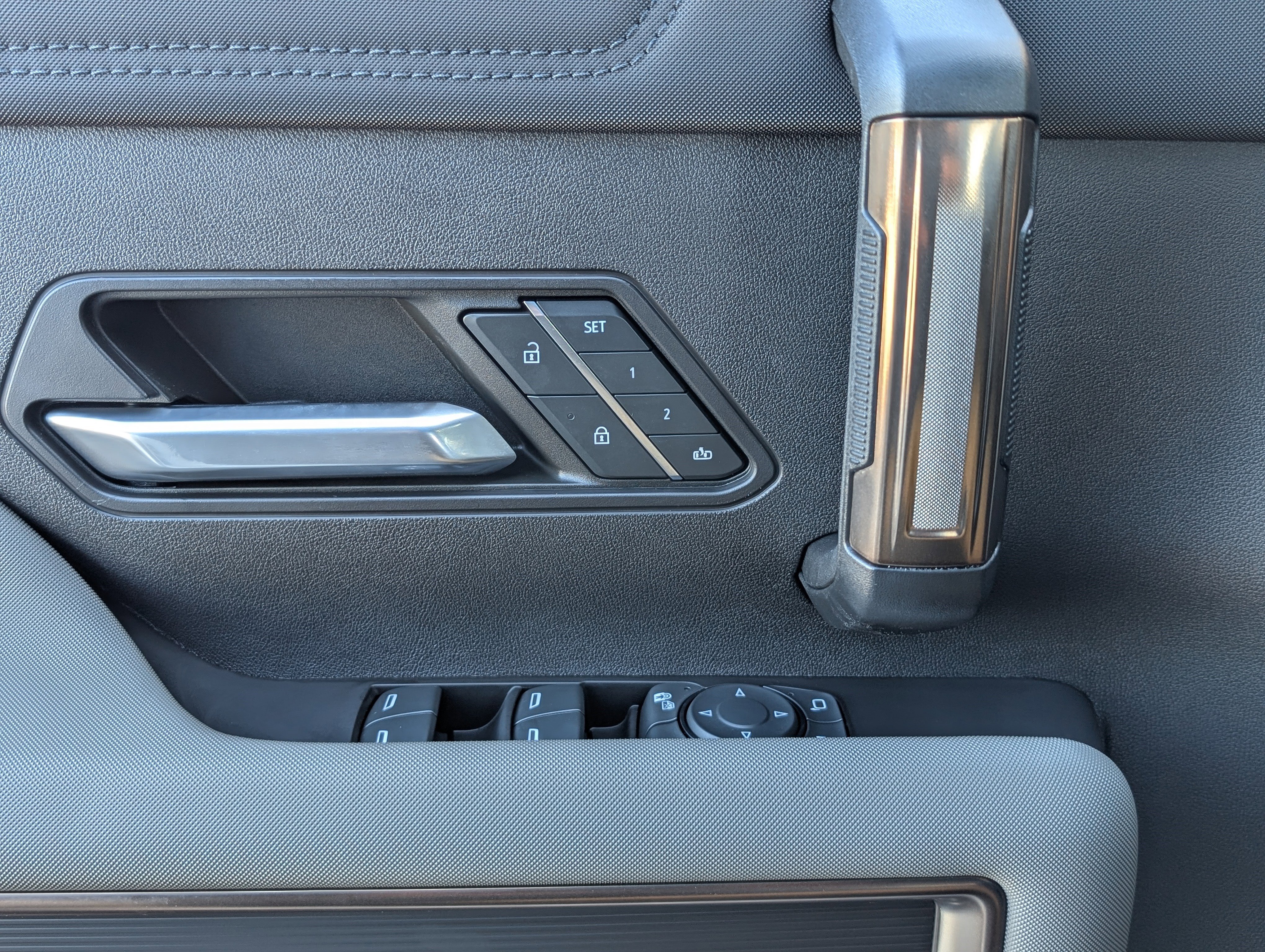 Used 2024 GMC Hummer EV 2X image 16