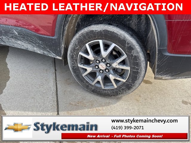 Used 2023 GMC Acadia SLT image 3